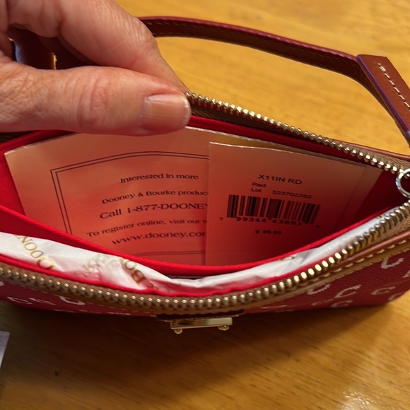 Dooney & Bourke MLB Wristlet. Cleveland Guaridians. - Picture 6 of 10